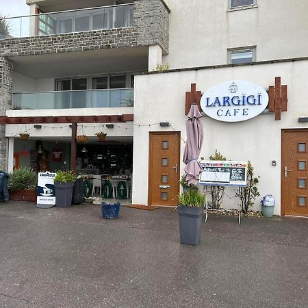 Largigi Offering Two Amazing Panoramic Sea Front Apartments Lyme Regis Esterno foto