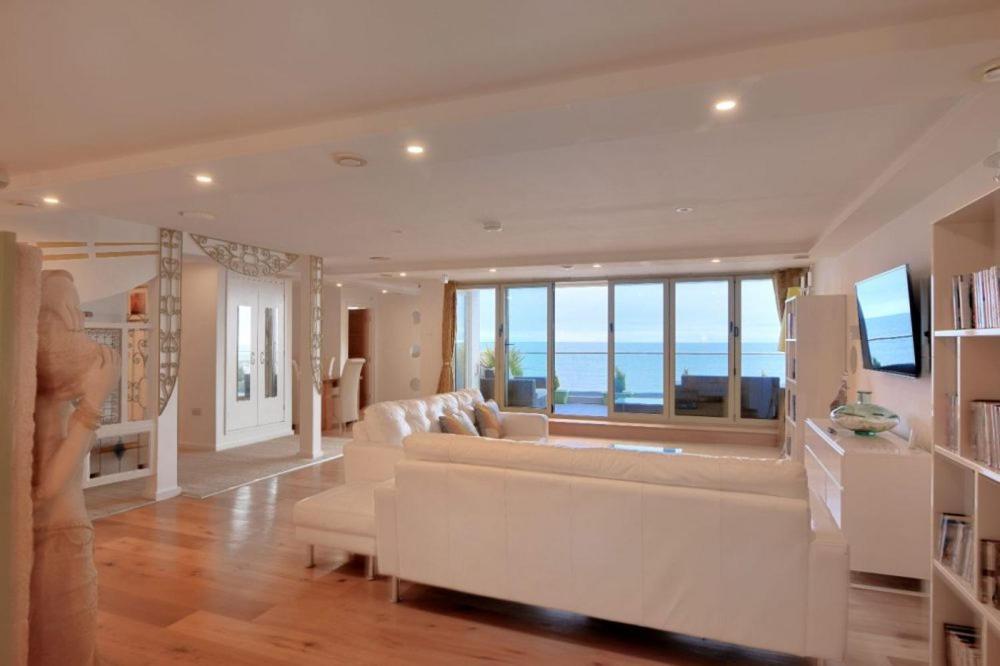 Largigi Offering Two Amazing Panoramic Sea Front Apartments Lyme Regis Esterno foto
