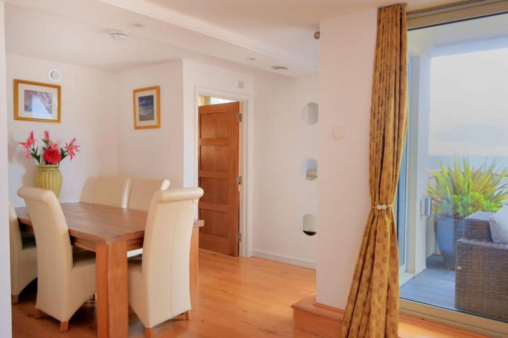 Largigi Offering Two Amazing Panoramic Sea Front Apartments Lyme Regis Esterno foto