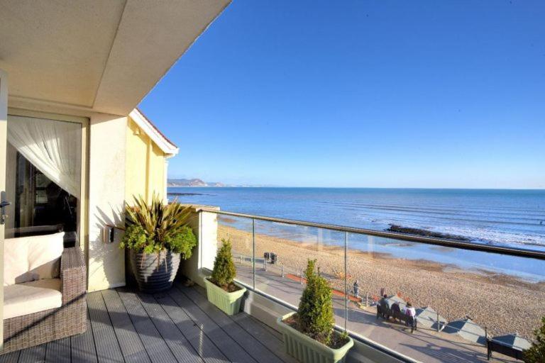 Largigi Offering Two Amazing Panoramic Sea Front Apartments Lyme Regis Esterno foto