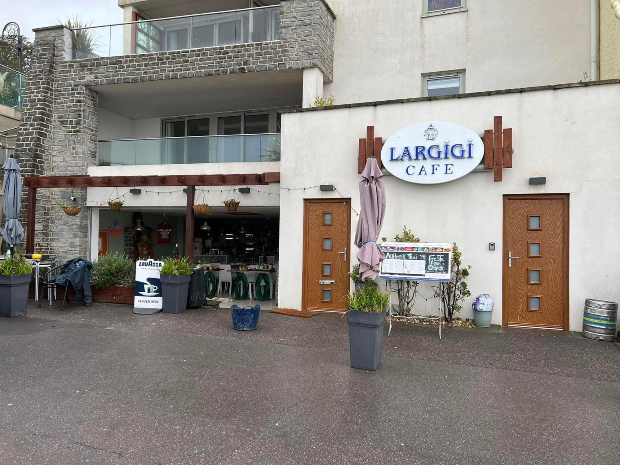 Largigi Offering Two Amazing Panoramic Sea Front Apartments Lyme Regis Esterno foto